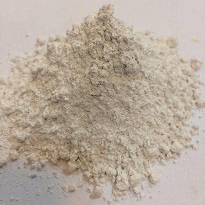  Kaolin: Unraveling the Mysteries of This Versatile Clay Mineral in Ceramics and Paper Production!